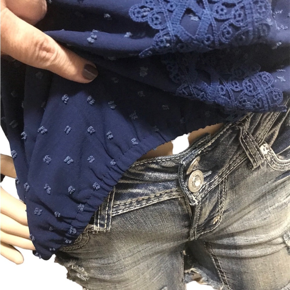 Textured Blue Blouse - Picture 5 of 8